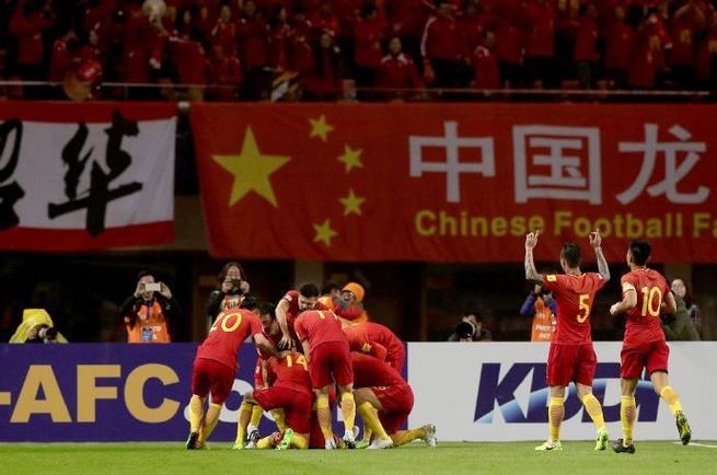 中国vs韩国男足主场比赛的相关图片